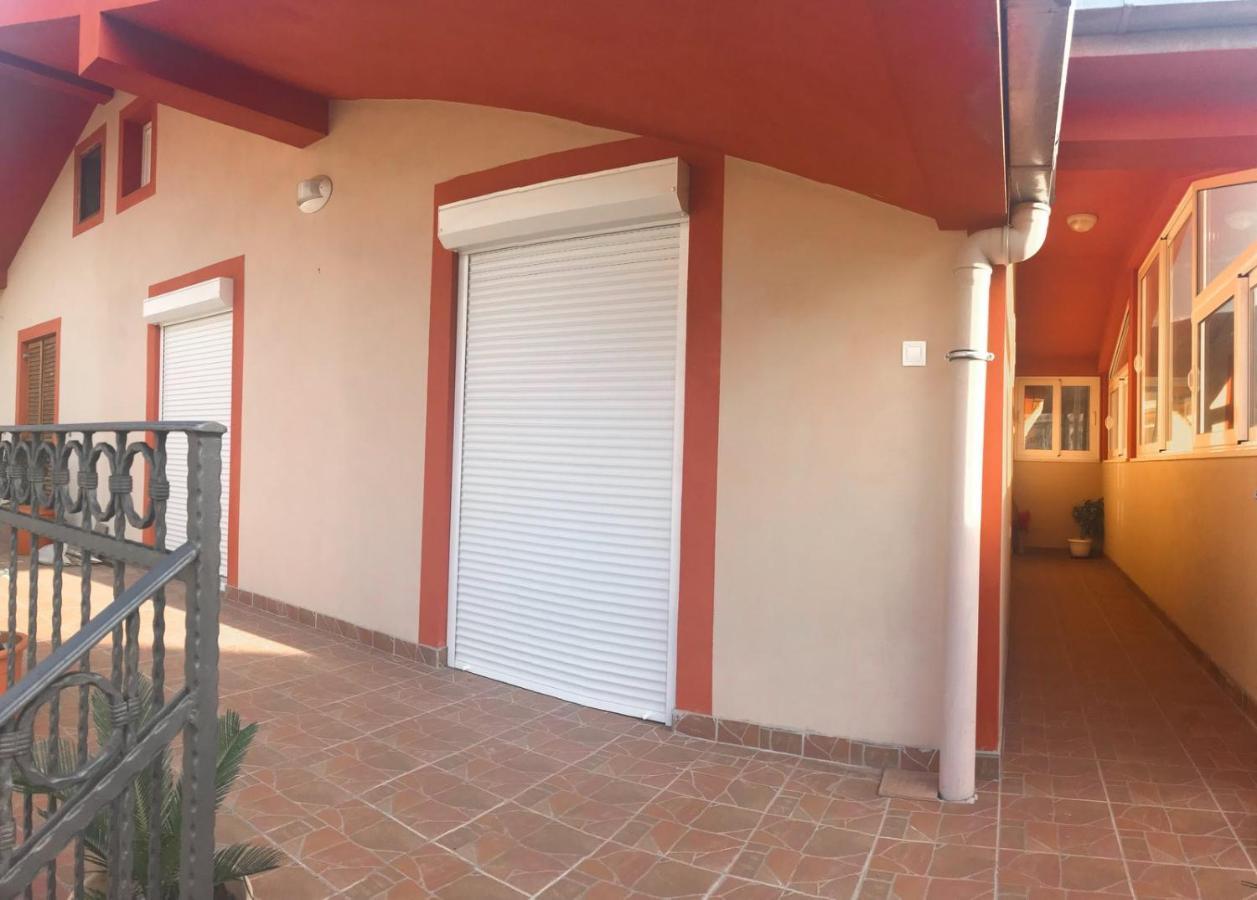 Jovana -- Porodicni Apartmani Igalo Herceg Novi Exterior foto