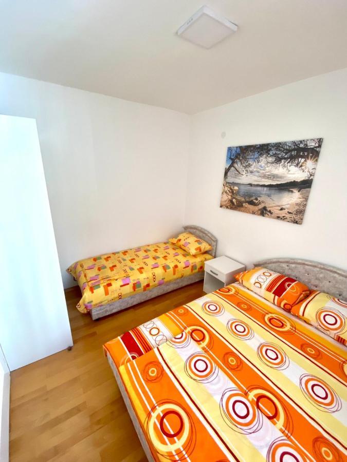 Jovana -- Porodicni Apartmani Igalo Herceg Novi Exterior foto